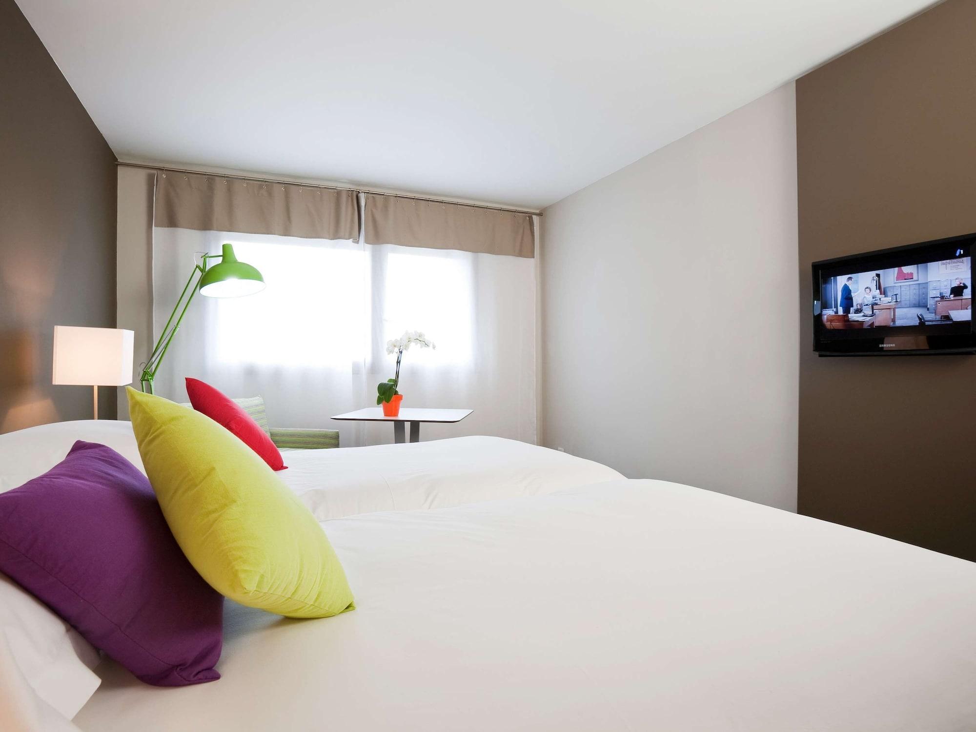 Отель Ibis Styles Annemasse Geneve Амбиёи Экстерьер фото