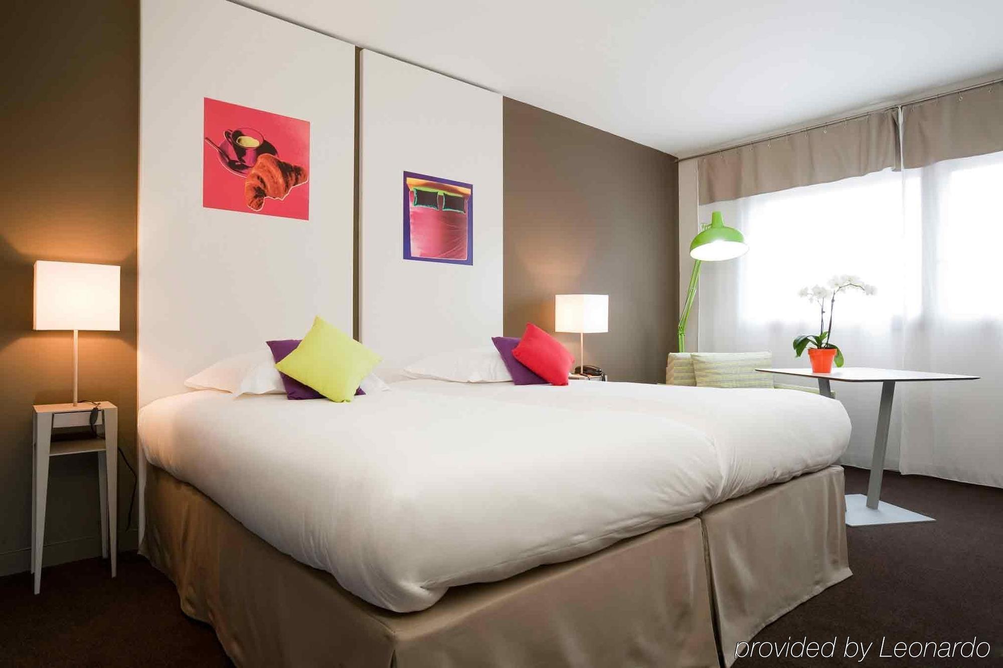 Отель Ibis Styles Annemasse Geneve Амбиёи Экстерьер фото