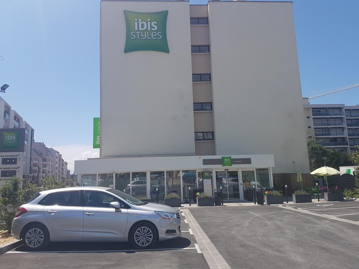 Отель Ibis Styles Annemasse Geneve Амбиёи Экстерьер фото